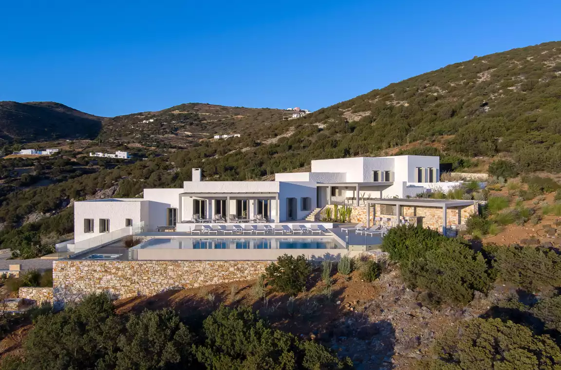 Exploring Luxury Villas in Greece with Le Collectionist